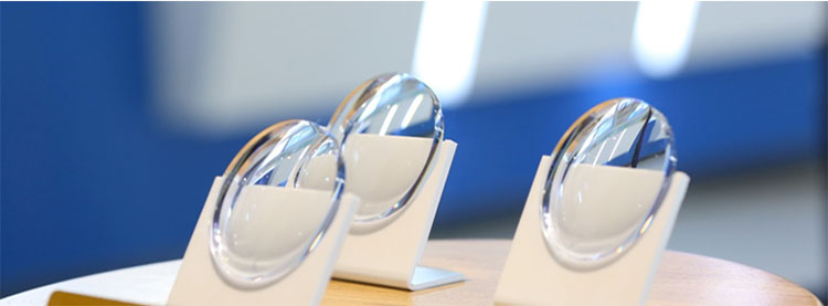 Polimerkaptanų, naudojamų optinei dervai, tyrimas